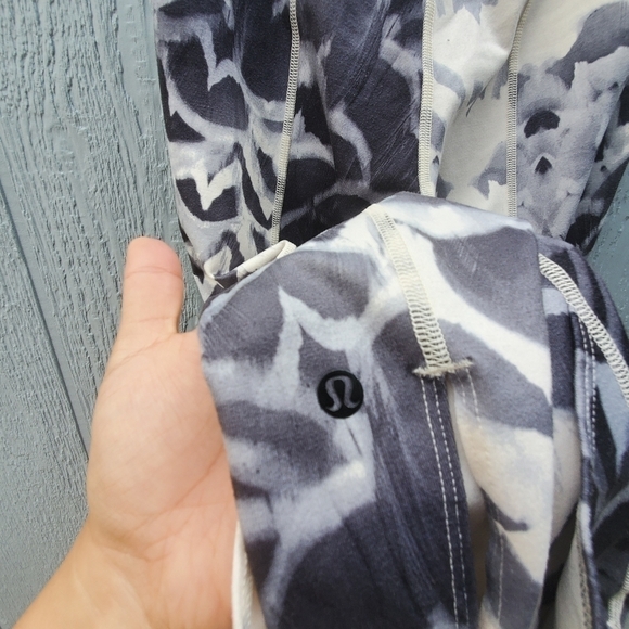 Lululemon Wunder Under Pretty Plume SE Dance Yoga Pilates Athletic Size 6 - Picture 9 of 12